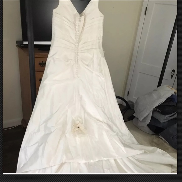 Wedding Gown - Augusta Jones - 16 - Picture 4 of 7